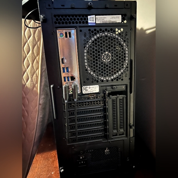 CyberPowerPC Gamer - Picture 7 of 11